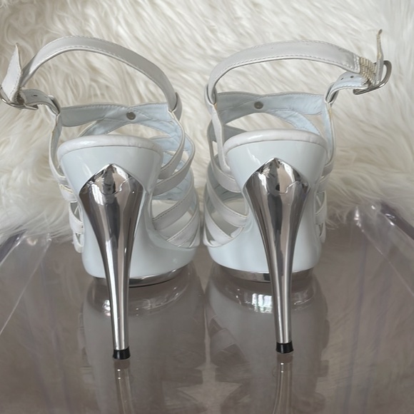 Lasonia White and Silver Heels, Size 7.5 - Picture 3 of 10